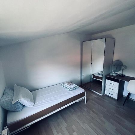 Rooms Busija Ізола Екстер'єр фото