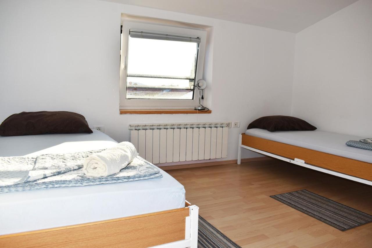 Rooms Busija Ізола Екстер'єр фото