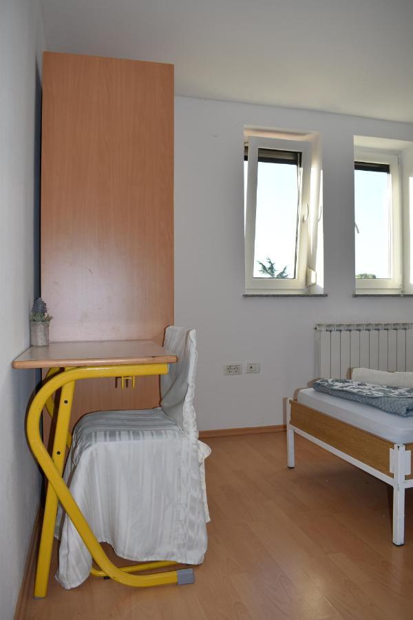Rooms Busija Ізола Екстер'єр фото