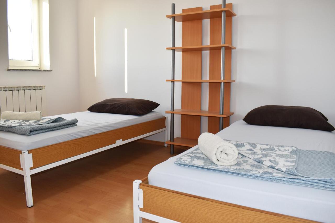 Rooms Busija Ізола Екстер'єр фото